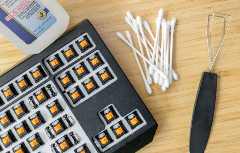 How to Clean Keycaps