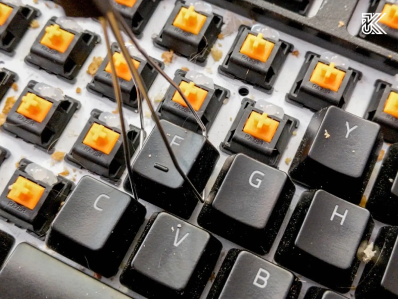 How to Clean Keycaps