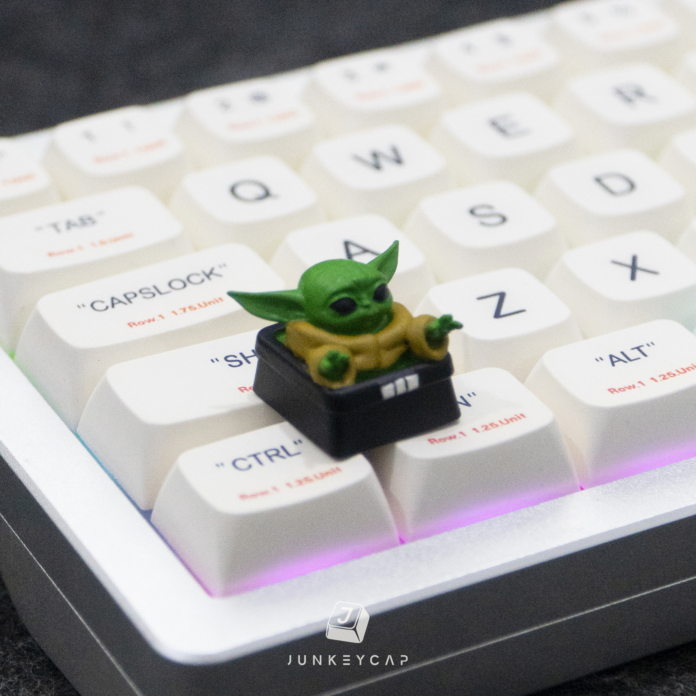 Keycap Baby Yoda 1