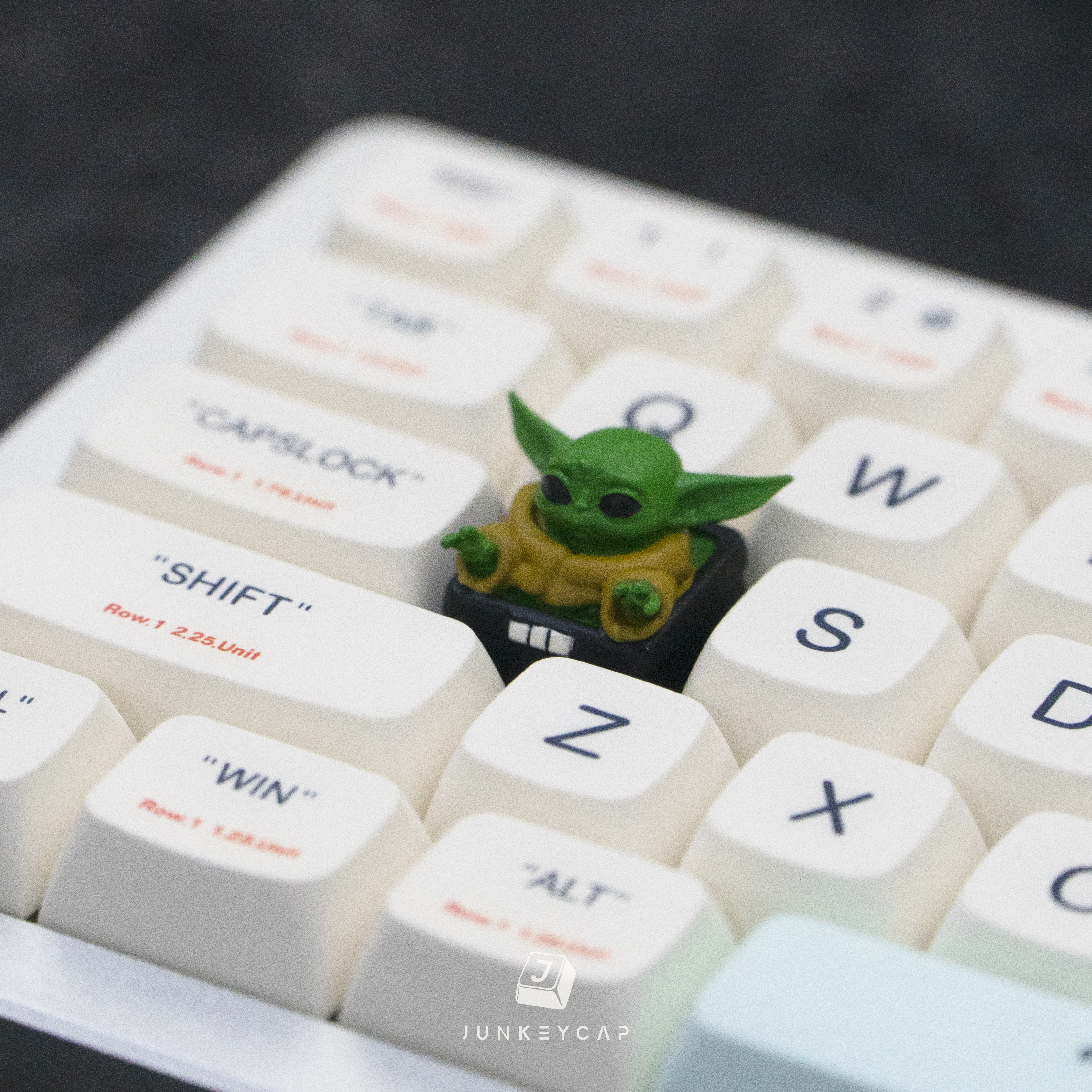 Keycap Baby Yoda 2